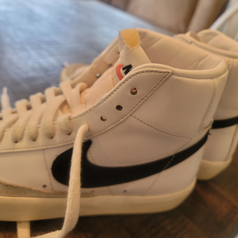 Nikes - Picture 5 of 5